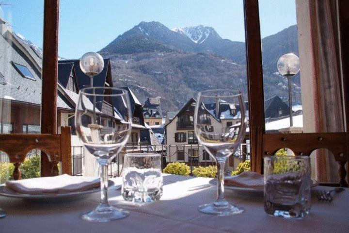 Hosteria Catalana Bossòst Exterior photo