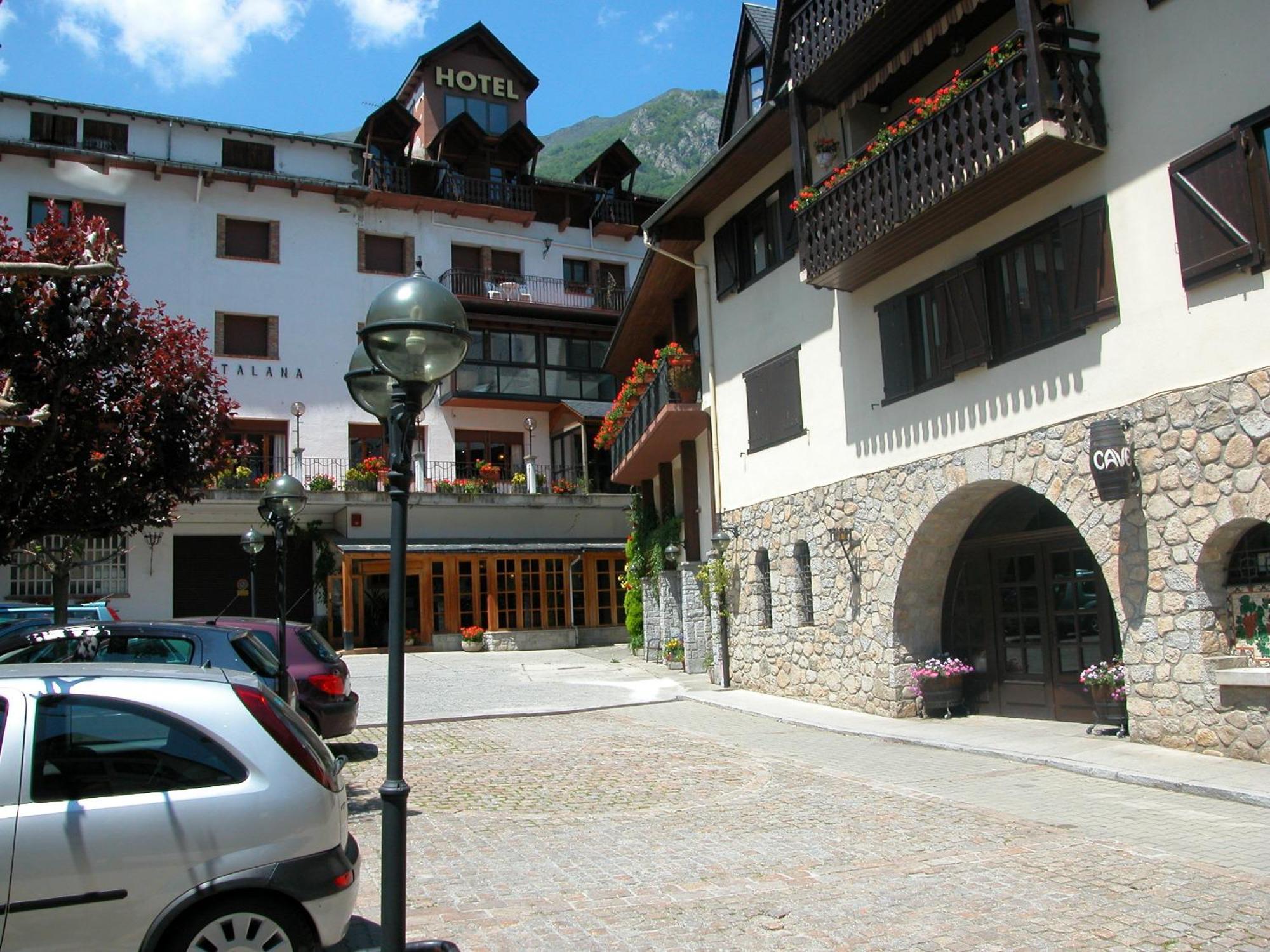 Hosteria Catalana Bossòst Exterior photo